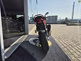 Aprilia Tuono V4 1100 RR (2024) E5 - AKČNÍ CENA - náhled 4