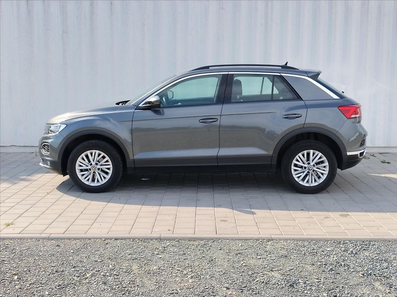Volkswagen T-Roc 1,5   1,5TSI 110Kw - fotka 22 z 31