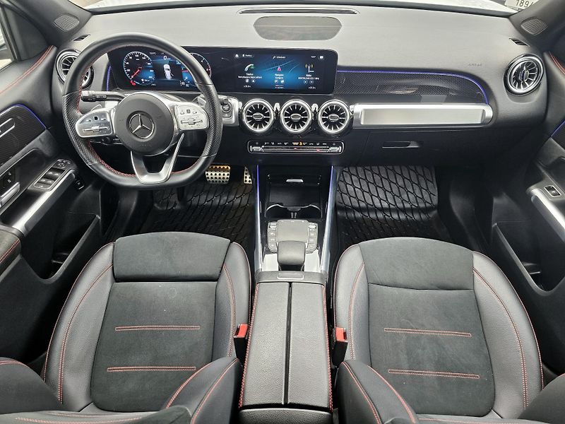 Mercedes-Benz GLB 200d 4M AMG 7míst - fotka 34 z 48