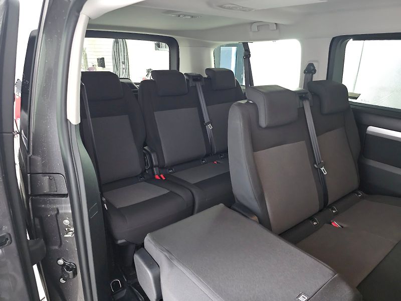 Toyota ProAce City Verso (2024) 2.0D 180k 8AT Shuttle 8S Busin - fotka 28 z 32
