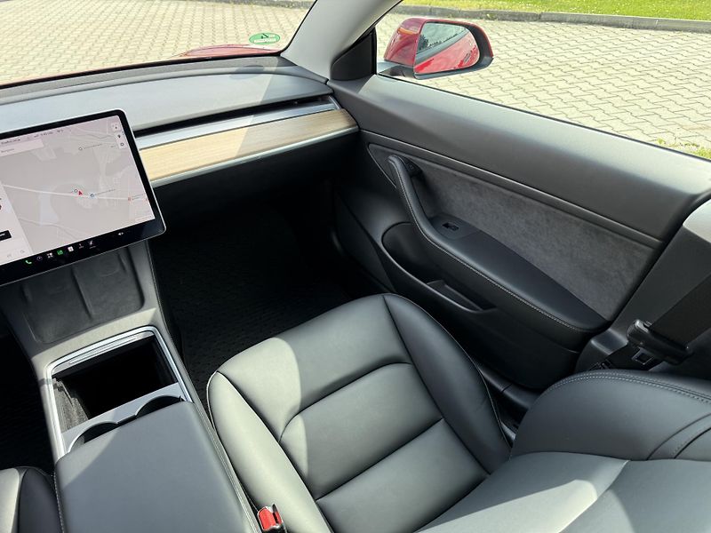 Tesla Model 3 STANDARD PLUS - fotka 10 z 18