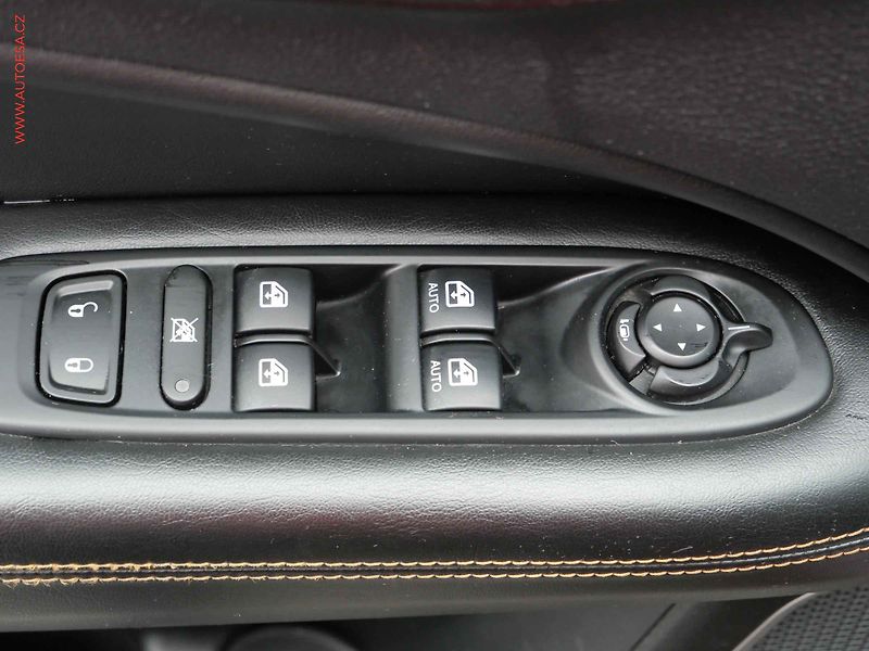 Jeep Compass (2019) 2.0 Multijet, AT, AC - fotka 11 z 23