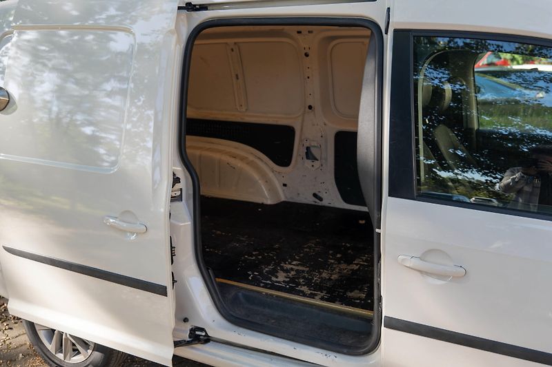 Volkswagen Caddy Maxi CNG DSG Tažné Klima Senzo - fotka 11 z 31