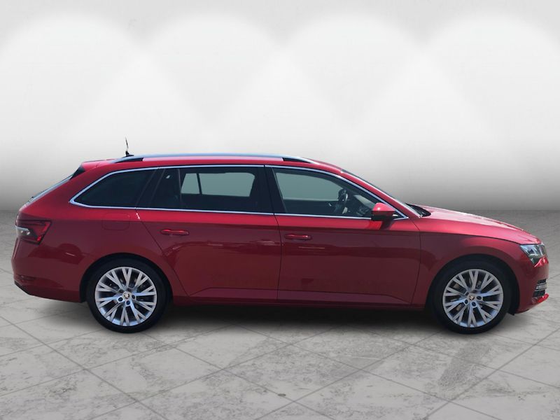 Škoda Superb COMBI 2.0 TSi DSG 7st. STYLE - fotka 8 z 30
