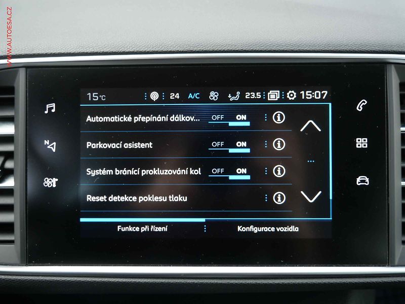 Peugeot 308 (2018) 1.5HDi, AC, tempo, navi - fotka 22 z 24
