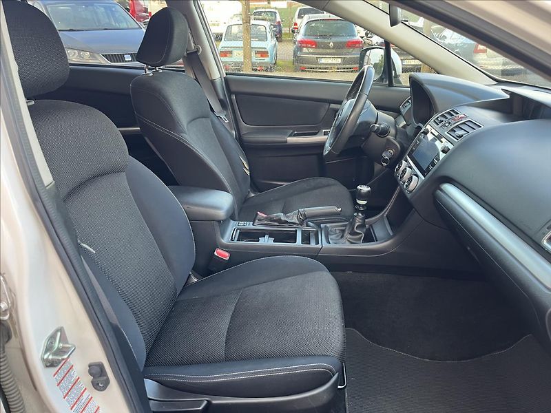 Subaru XV 2,0 D 4x4 108KW KAMERA SERVIS - fotka 11 z 44
