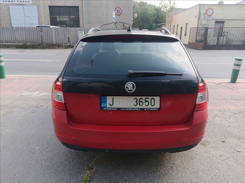 Škoda Octavia 2,0 TDi kombi  Ambition - fotka 9 z 20