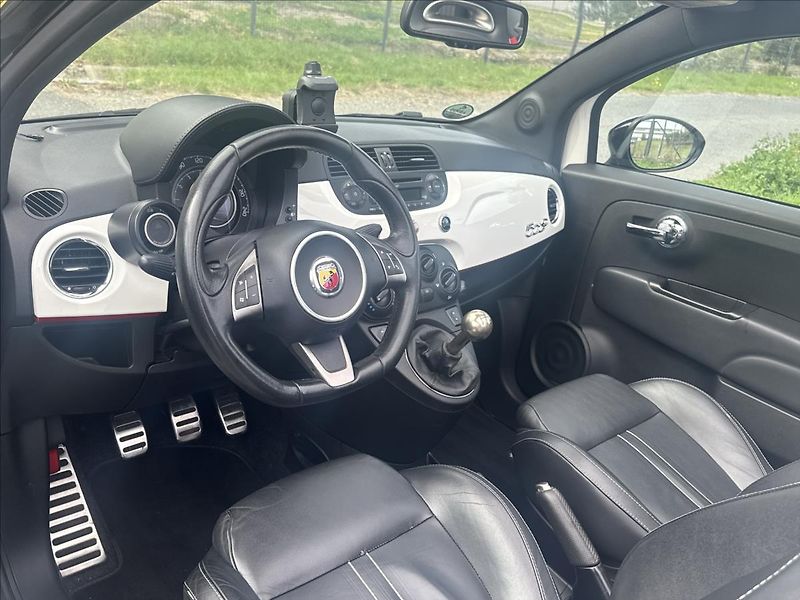 Abarth 500 1,4 T-JET 500C Cabrio - fotka 28 z 31