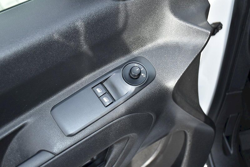 Peugeot Rifter (2022) 1.5 HDI 75kW - fotka 23 z 27