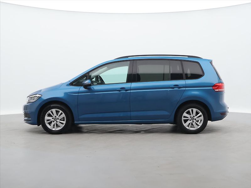 Volkswagen Touran 1,5 TSI 110kW DSG Matrix DPH - fotka 4 z 34
