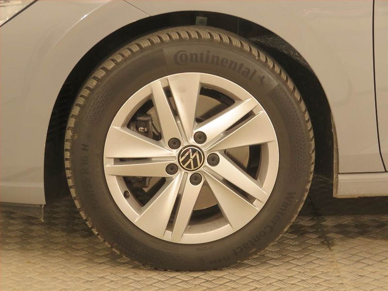 Volkswagen Golf (2023) 2.0 TDI, Navi, Tempomat - fotka 15 z 16