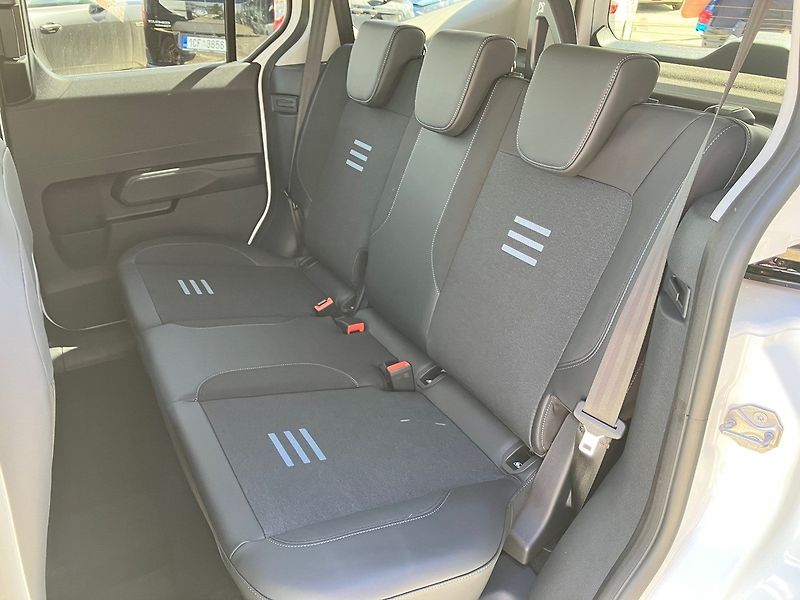 Ford Tourneo Courier (2026) Active, Tourneo, 1.0 EcoBoost - fotka 26 z 35