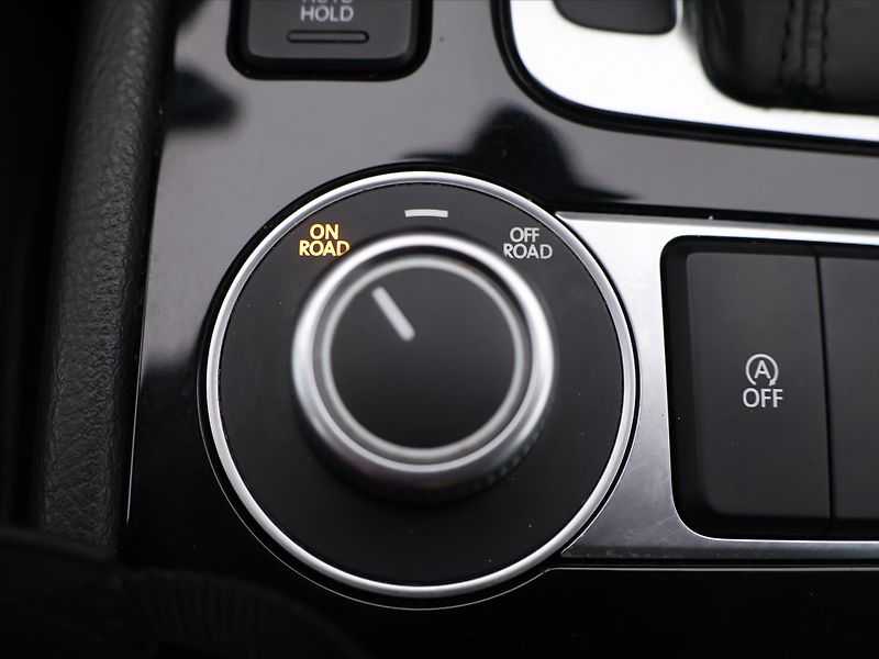Volkswagen Touareg 3,0 TDI V6 193kW 4x4 Tažné - fotka 25 z 34