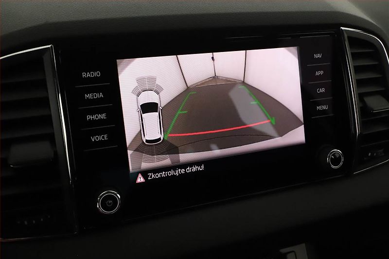 Škoda Karoq (2020) Sportline 1.5 TSI, ČR, AUTOMAT - fotka 18 z 23