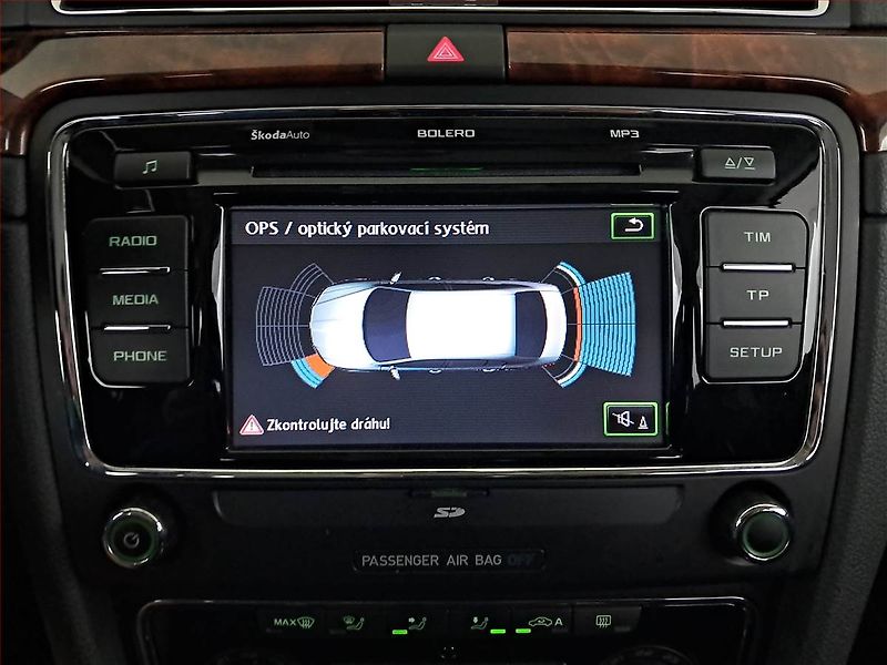 Škoda Superb (2012) Elegance 1.6 TDI, po STK - fotka 13 z 17