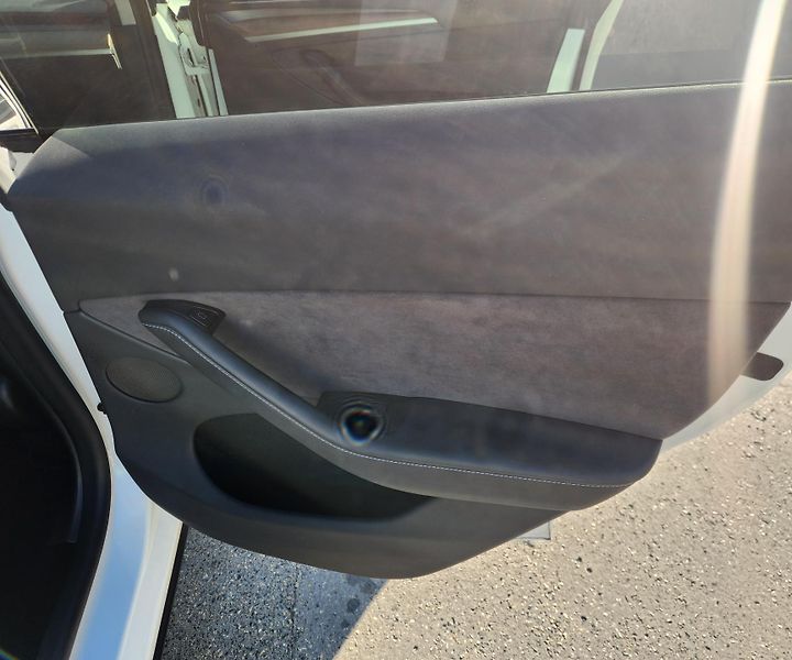 Tesla Model Y (2022)  534KW*78,8KWh*PERFORMANCE* - fotka 26 z 44
