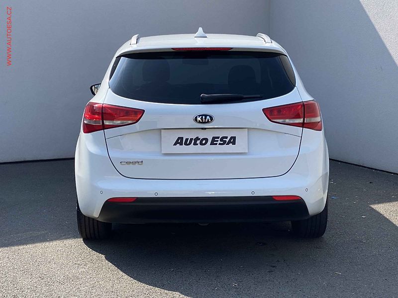 Kia Ceed (2017) 1.6 GDi, ČR, servis.kniha - fotka 5 z 17