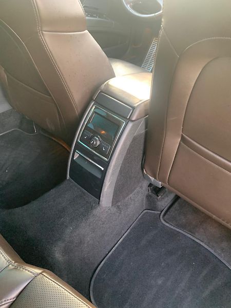 Škoda Superb (2012) Laurin&Klement 3.6 FSI V6 - fotka 7 z 15
