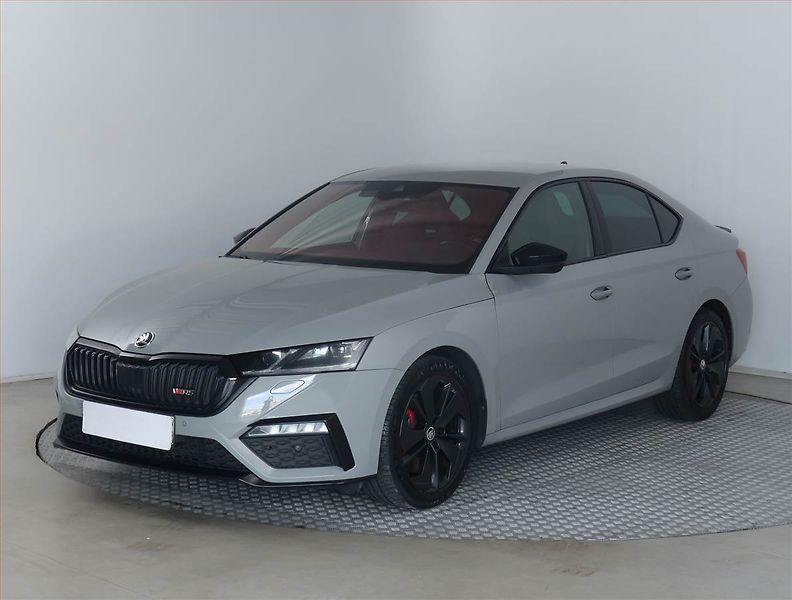 Škoda Octavia (2021) RS 2.0 TSI, ČR,1.maj, Kůže - fotka 2 z 17