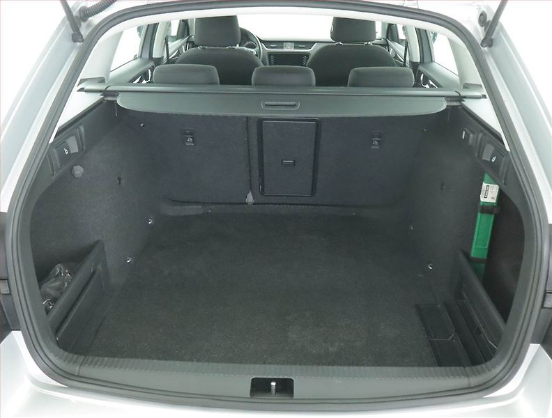 Škoda Octavia (2018) Style 2.0 TDI, Automat, ČR - fotka 14 z 20
