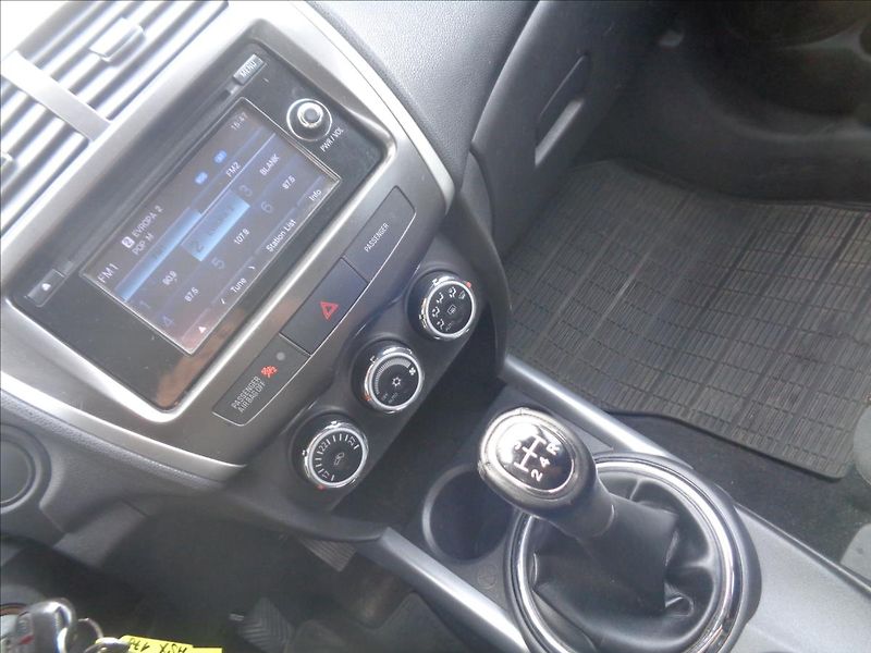 Mitsubishi ASX 1,6 - fotka 13 z 15