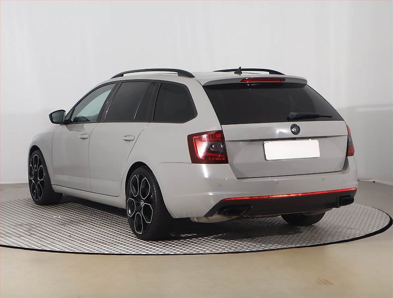 Škoda Octavia (2019) RS 2.0 TSI - fotka 4 z 27