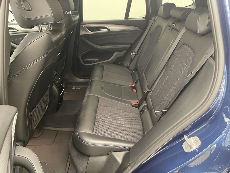 BMW X3 2.0 TDi 4x4 Mpaket - fotka 11 z 34