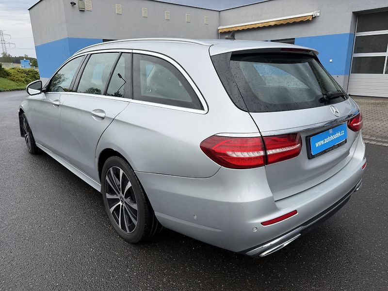 Mercedes-Benz Třídy E Kombi E 300De hybrid navigace  - fotka 5 z 23