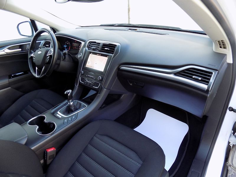 Ford Mondeo (2019) 2.0TDCi/Trend/LED/DPH/ - fotka 16 z 45