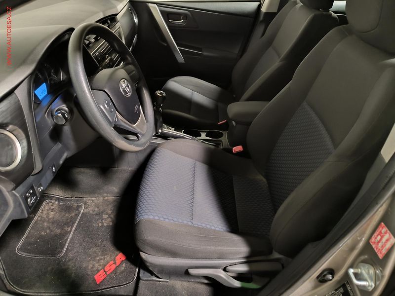Toyota Auris (2015) 1.3 VVT-i, Cool, +kola - fotka 9 z 17