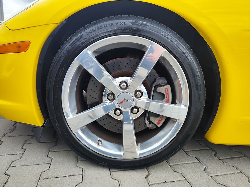 Chevrolet Corvette 6.2L/321kW V8 LS3 Cabrio - fotka 32 z 32