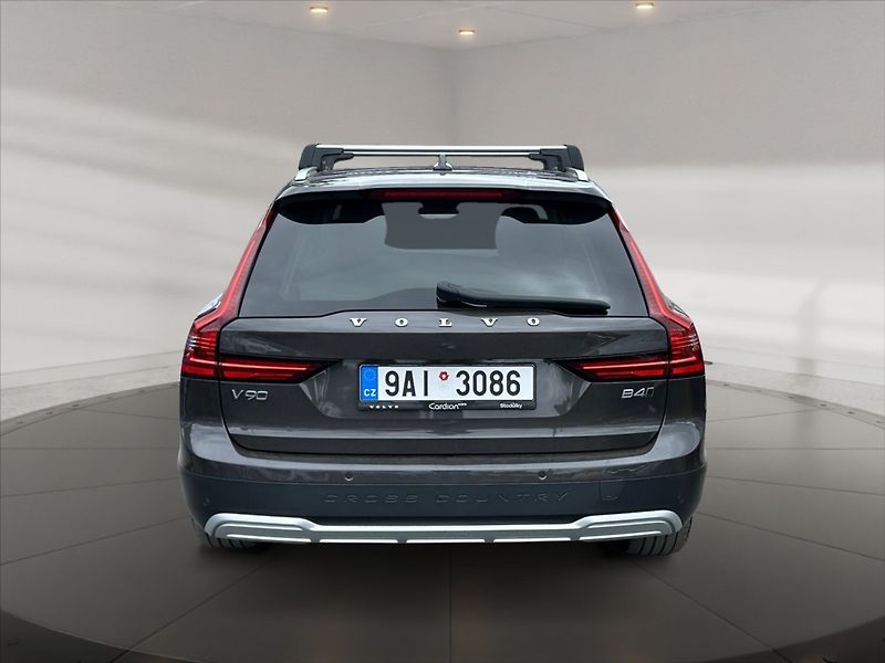 Volvo V90 2,0 CC B4 D Core AWD AT - fotka 5 z 11