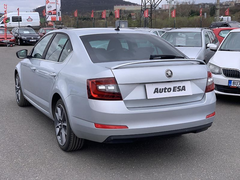 Škoda Octavia (2015) 1.6 TDi, ČR, DSG, panor - fotka 4 z 21