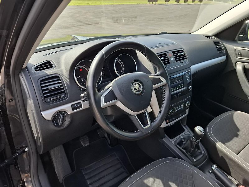 Škoda Yeti (2015) EDITION 1.2TSi 81kW,tažné,xen - fotka 9 z 18