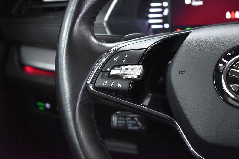Škoda Octavia 2.0TDI*110kW DSG*BLIS*ACC*DPH* - fotka 16 z 35