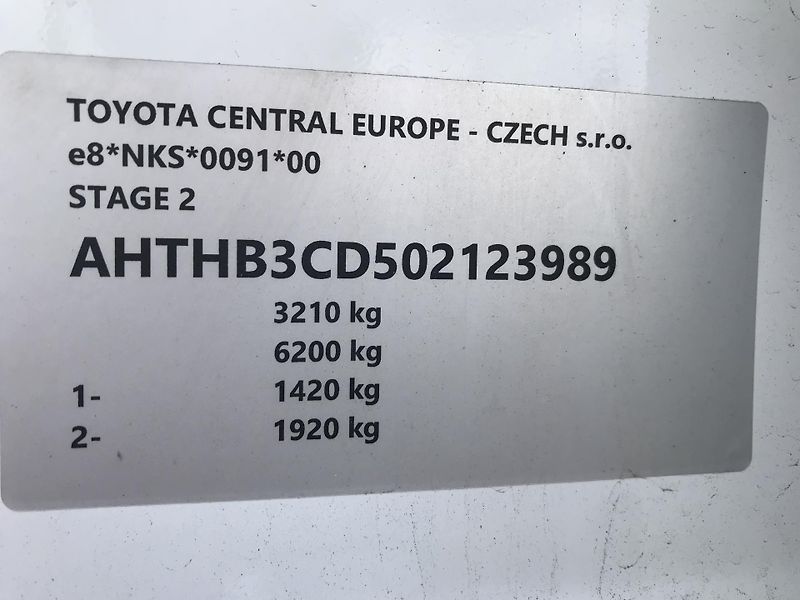 Toyota Hilux 2.4 D 110 ,4x4,AUT.ČR... - fotka 21 z 24