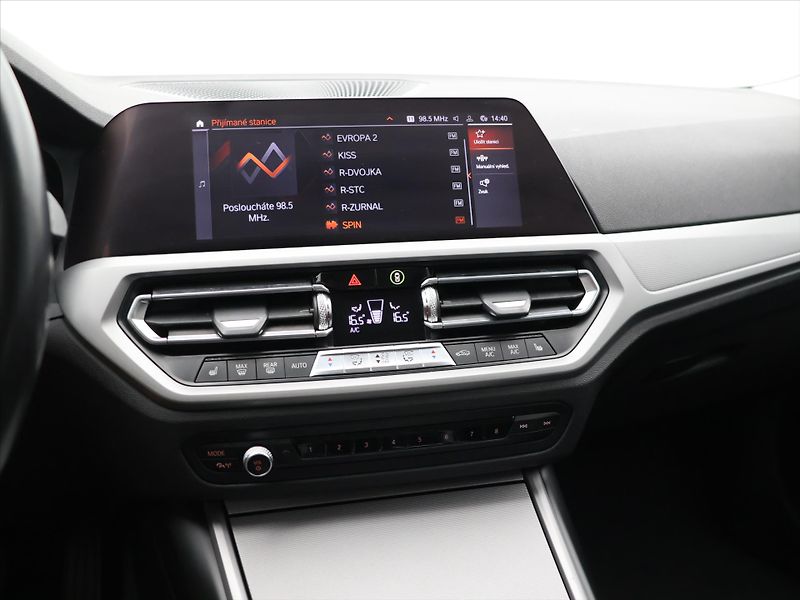 BMW Řada 3 2,0 320d 140 kW xDrive ADVANTA - fotka 13 z 28