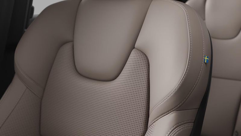 Volvo XC90 (2026) T8 AWD RECHARGE DARK PLUS 7m - fotka 8 z 11