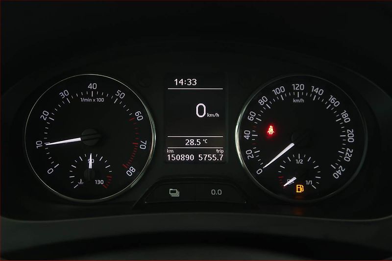 Škoda Rapid (2015) Spaceback 1.2 TSI - fotka 11 z 16