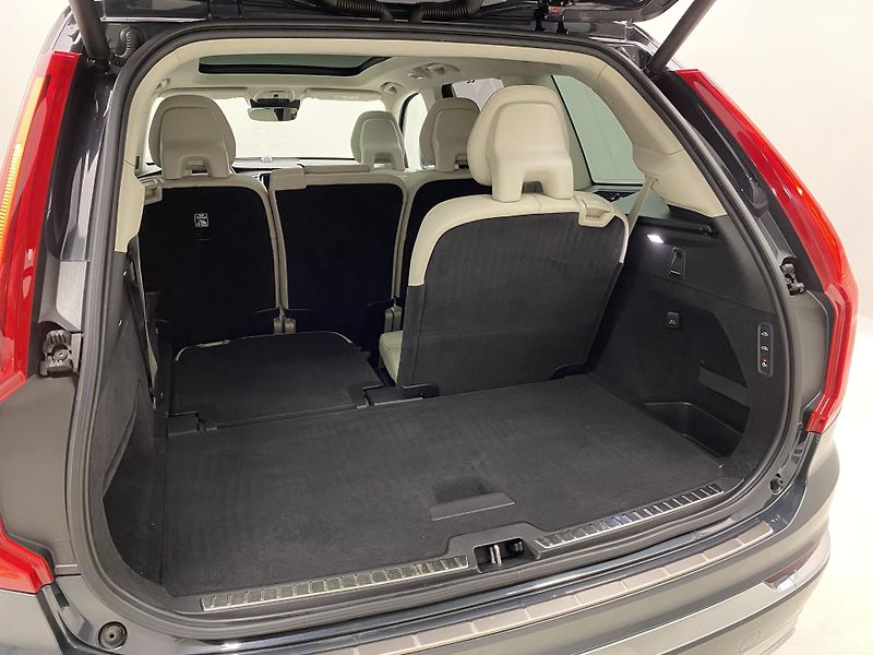 Volvo XC90 T8 AWD RECHARGE REZERVACE - fotka 35 z 58