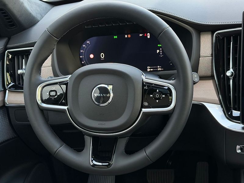 Volvo XC90 AKCE 4+4 ULTRA T8, B&W, VZDUCH - fotka 23 z 25