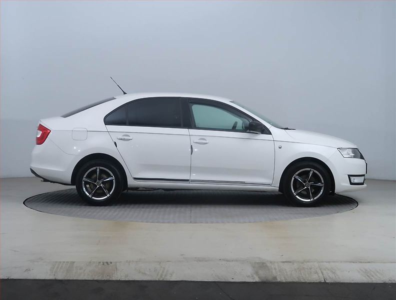 Škoda Rapid (2015) Ambition 1.2 TSI - fotka 6 z 13