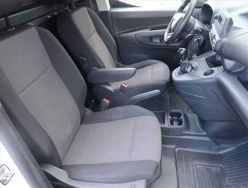 Toyota ProAce City (2020) 1.5 D4-D, ČR - fotka 7 z 12