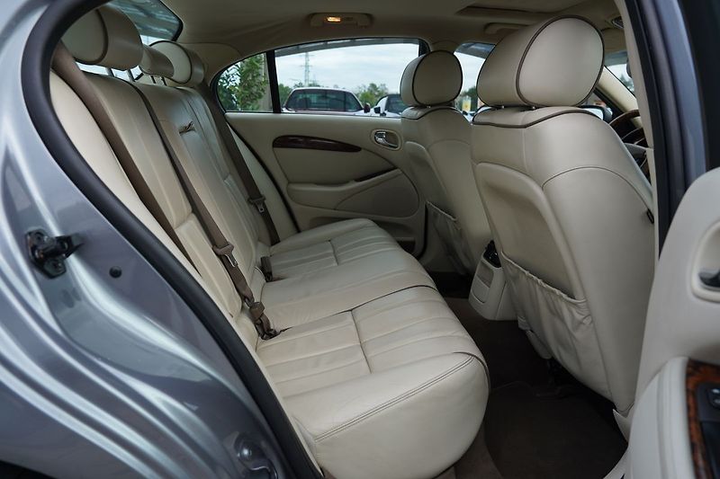 Jaguar S-Type 2.7 D/V6/automat/kůže/šíbr - fotka 28 z 34