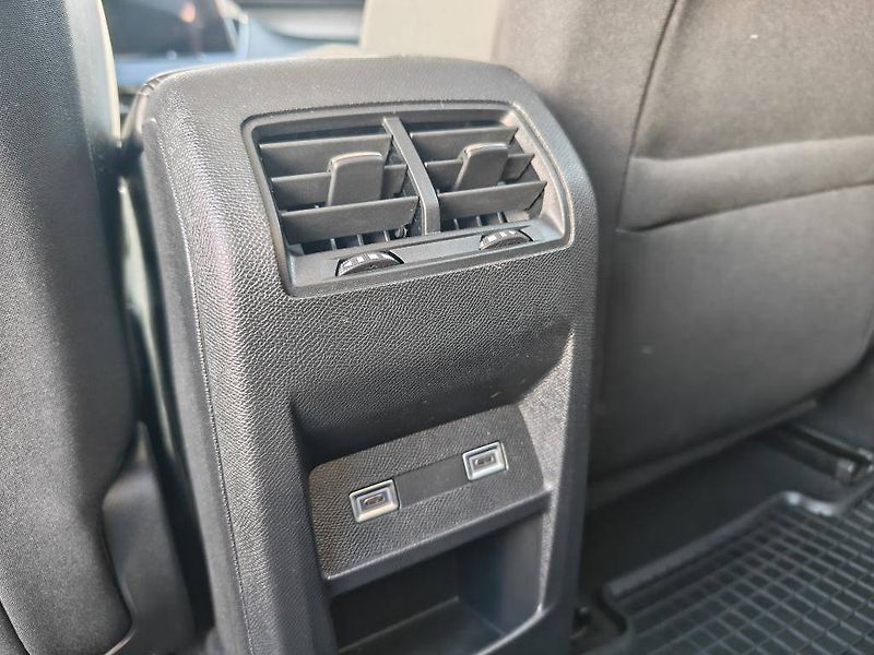Peugeot 308 ALLURE S&S EAT8 1.5 BlueHDi - fotka 21 z 24
