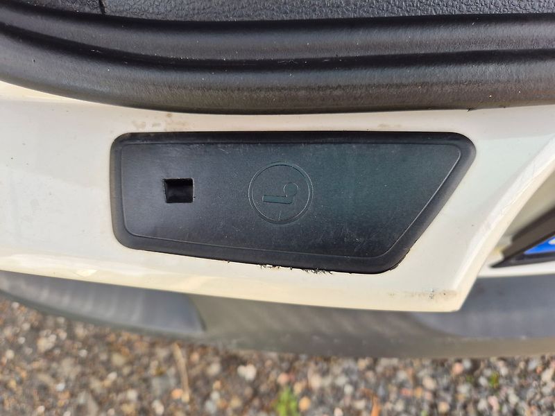 Volkswagen Tiguan 2.0TDi 130kW 4x4, DSG,webasto, - fotka 25 z 27