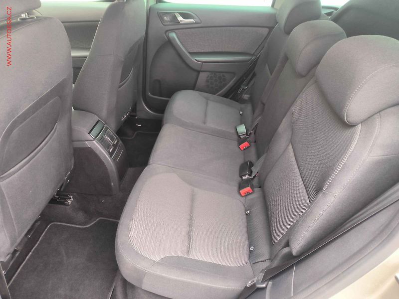 Škoda Yeti (2012) 2.0 TDi, Ambition, TZ, +kola - fotka 10 z 18