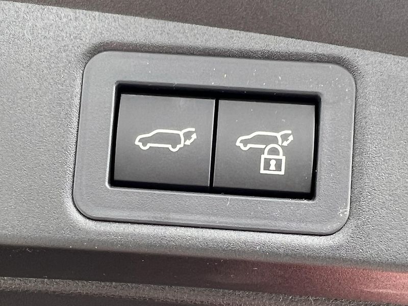 Toyota Corolla (2024) TS 1.8 HEV STYLE - fotka 15 z 18