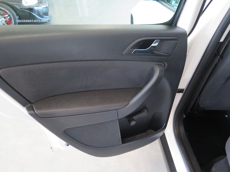 Škoda Yeti (2010) 2.0TDI,4x4,výhřev,tažné - fotka 15 z 22