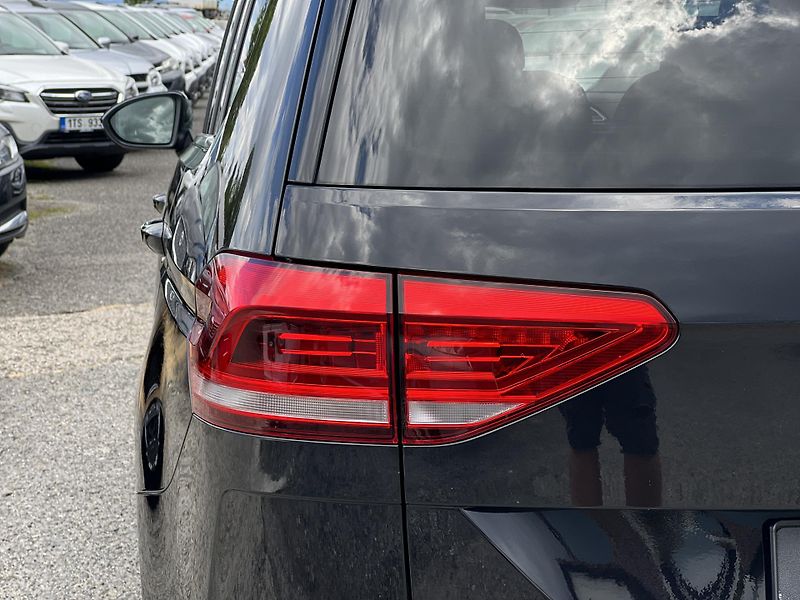 Volkswagen Touran Highline 2.0TDi DSG ČR odp.DPH - fotka 48 z 51